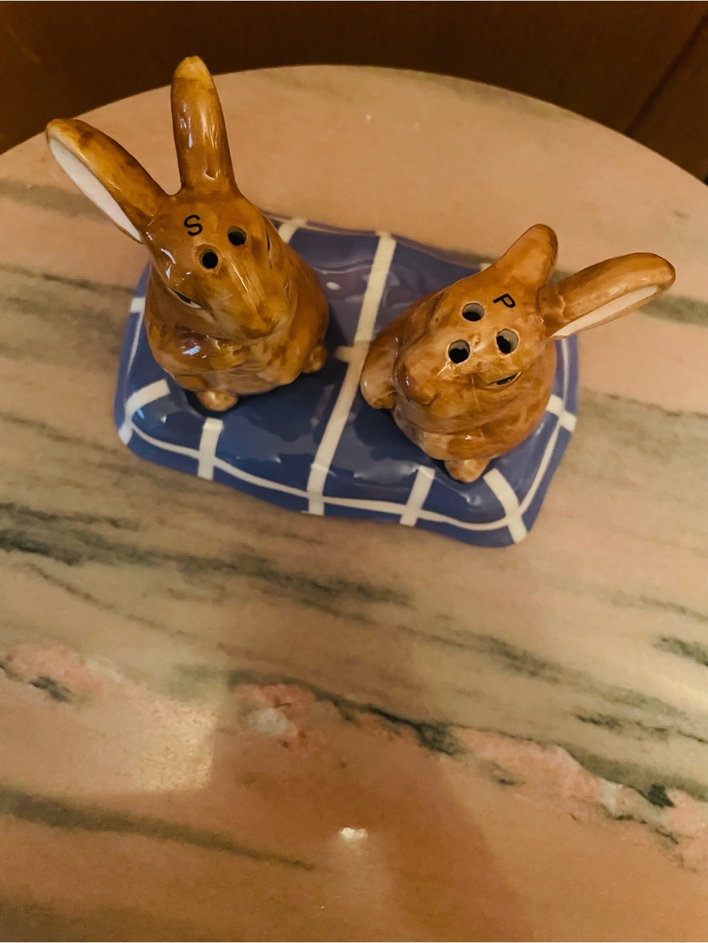 Salt and Pepper Shaker Set Rabbit Bunny Pier One - Picture 3 of 4